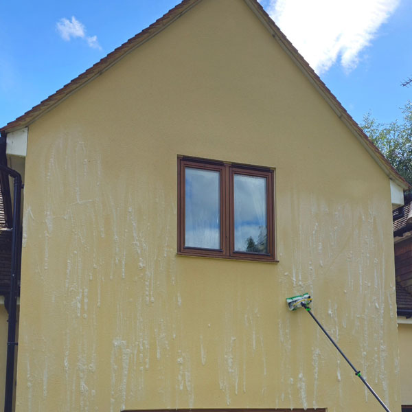 LOVEJOY EXTERIOR CLEANING, Hertfordshire. Services: Render, Facade and Wall Cleaning. Render, facade, brick and wall cleaning